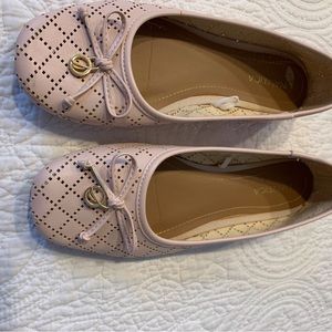 Women’s Nautica pink flats